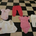 Lot x15 vêtements de bébé fille de moins de 12 mois